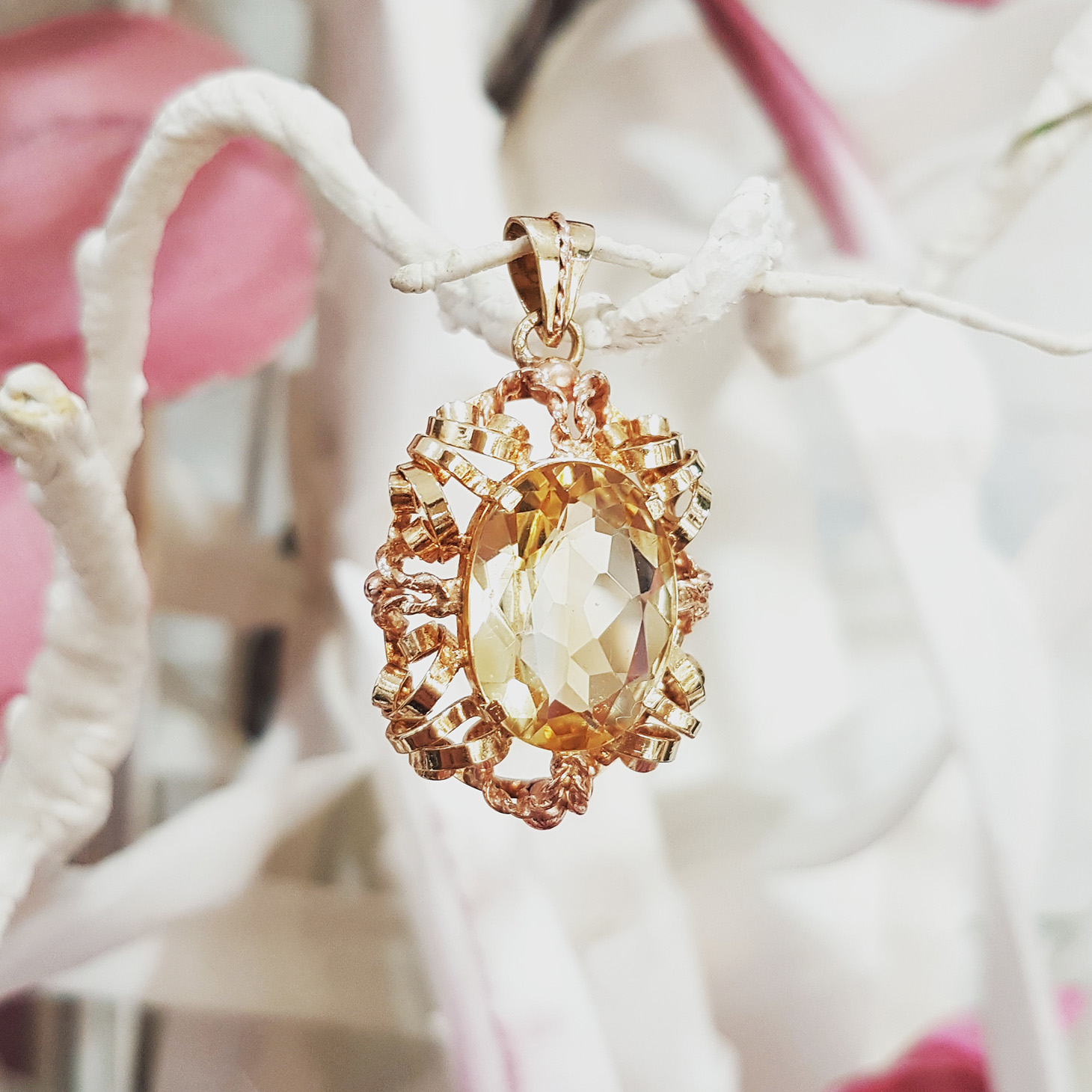 Anhänger in Gold